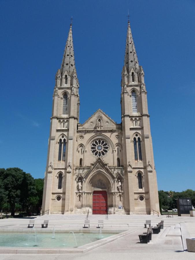 Le Sully Apartment Nimes Bagian luar foto